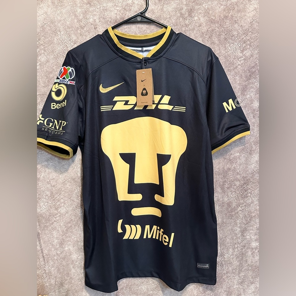 Nike pumas away jersey L